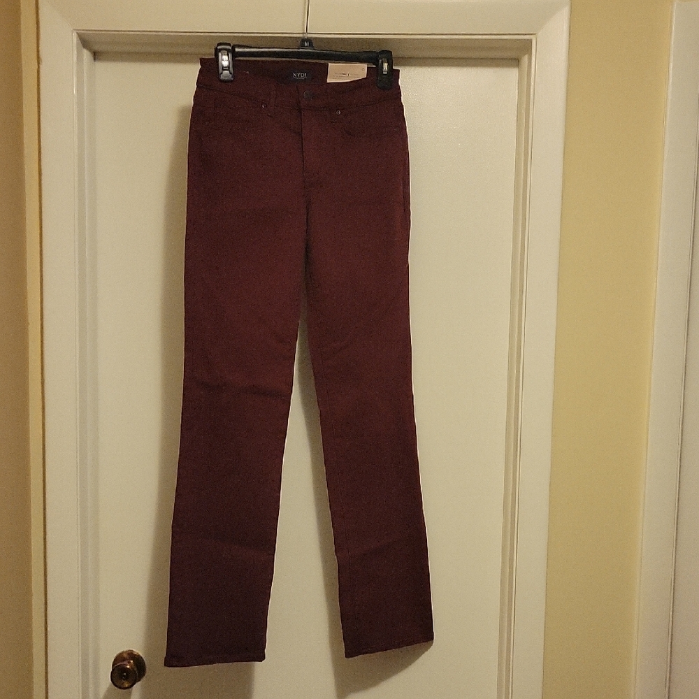 NWT: NYDJ Marilyn Straight Leg Jeans